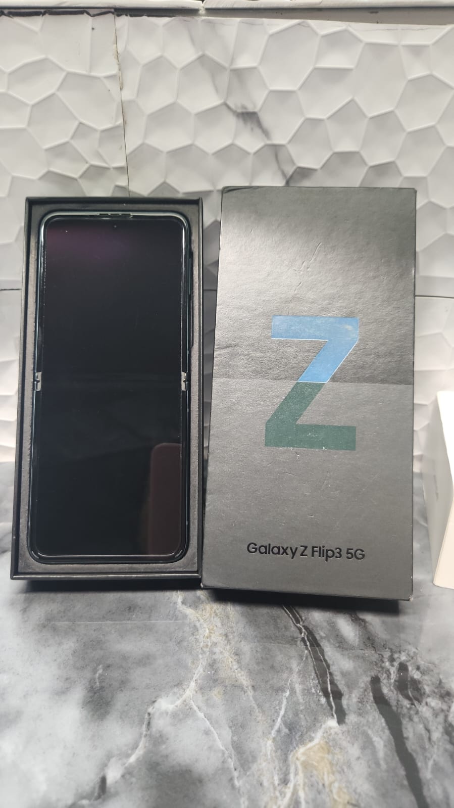 Samsung Galaxy Z Flip 3 5G - Pre Owned